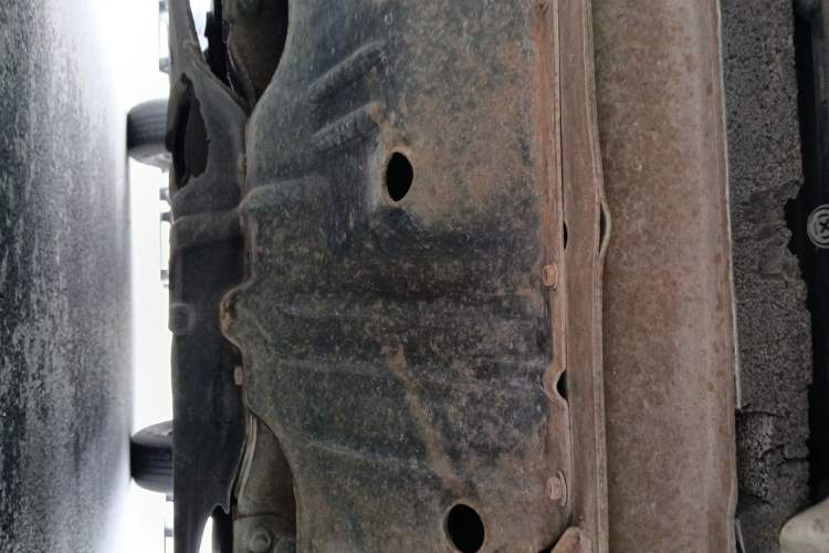 Used Nissan Paladin 2013 2.4L Two-Wheel Drive Standard Version China IV Standard Chassis Front