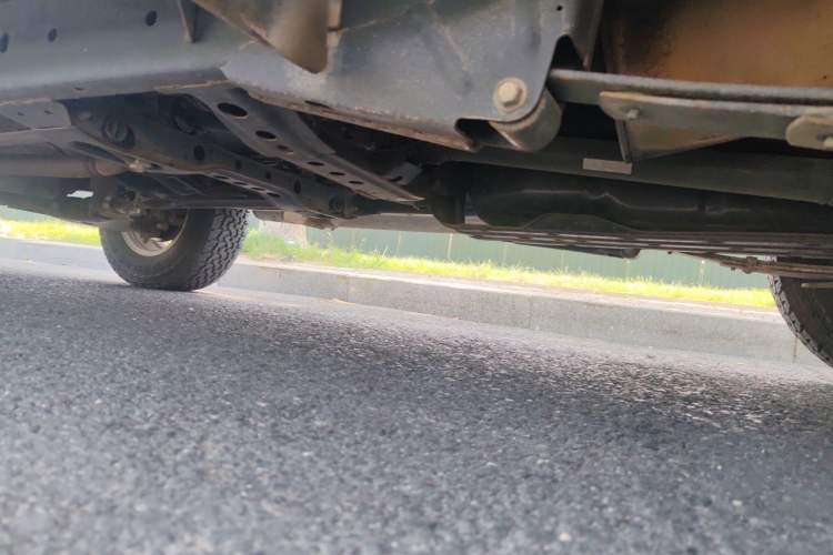 Used Nissan Paladin 2013 2.4L Two-Wheel Drive Standard Version China IV Standard Chassis Rear Left