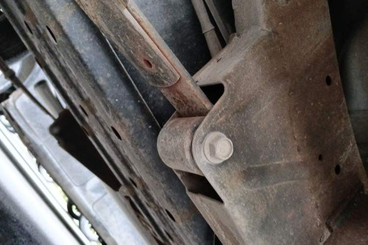 Used Nissan Paladin 2013 2.4L Two-Wheel Drive Standard Version China IV Standard Chassis Rear Right