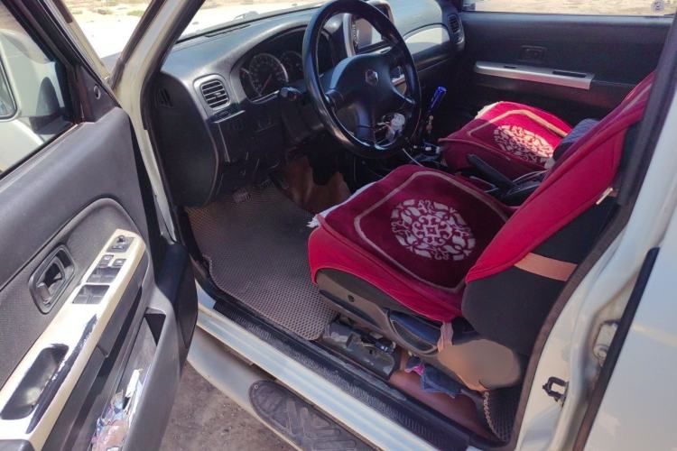 Used Nissan Paladin 2013 2.4L Two-Wheel Drive Standard Version China IV Standard Driver Seat