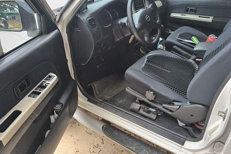 Used Nissan Paladin 2013 2.4L 4x4 Standard Version China V Standard Driver Seat
