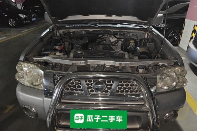 Used Nissan Paladin 2013 2.4L Two-Wheel Drive Standard Version China V Standard Engine Bay