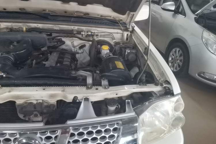 Used Nissan Paladin 2013 2.4L Two-Wheel Drive Standard Version China IV Standard Engine Bay Left