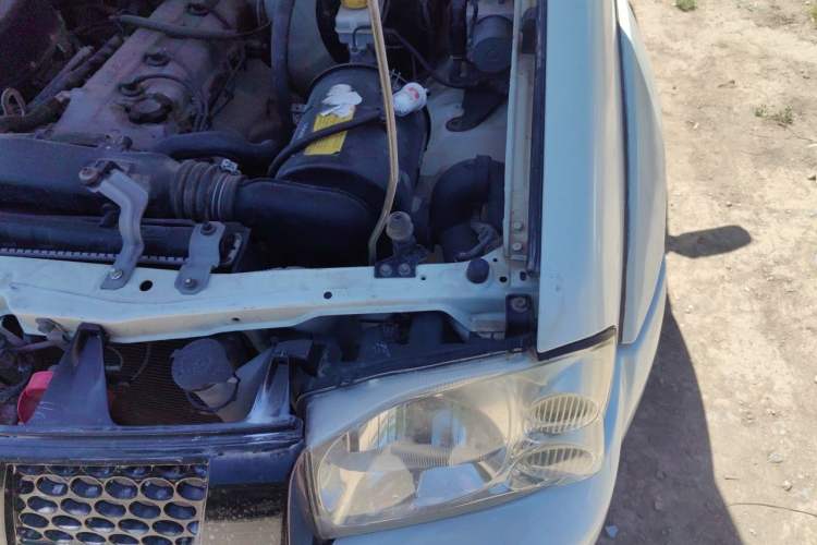 Used Nissan Paladin 2013 2.4L Two-Wheel Drive Standard Version China IV Standard Engine Bay Left