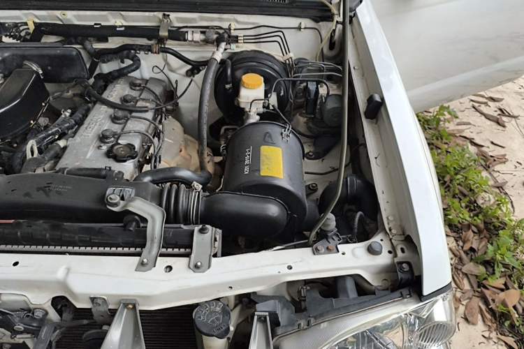 Used Nissan Paladin 2013 2.4L 4x4 Standard Version China V Standard Engine Bay Left