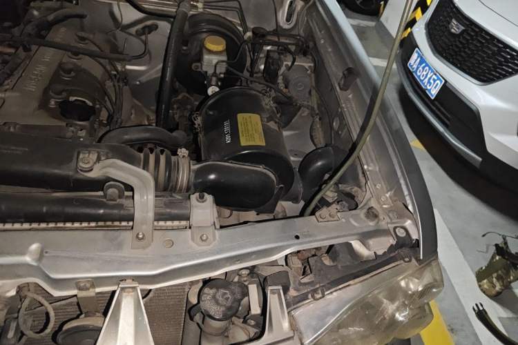 Used Nissan Paladin 2013 2.4L Two-Wheel Drive Standard Version China V Standard Engine Bay Left