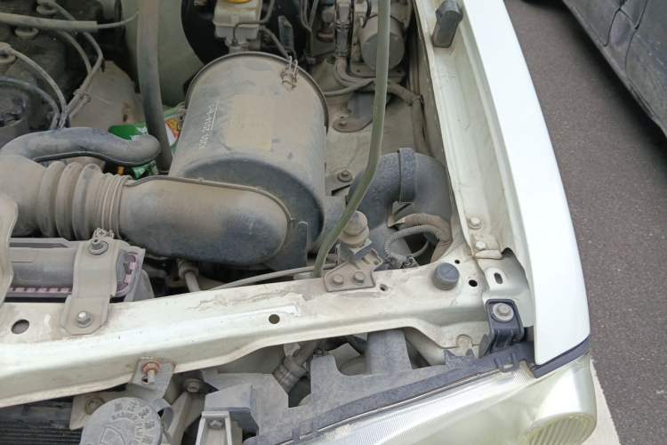 Used Nissan Paladin 2013 2.4L Two-Wheel Drive Standard Version China IV Standard Engine Bay Left