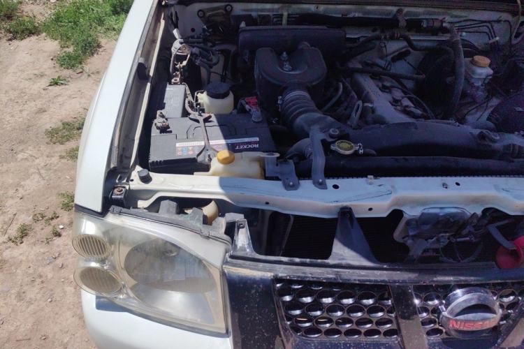 Used Nissan Paladin 2013 2.4L Two-Wheel Drive Standard Version China IV Standard Engine Bay Right