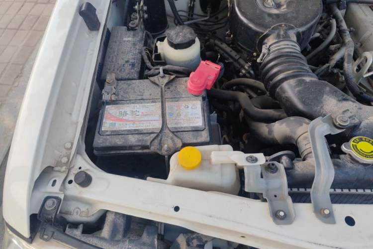 Used Nissan Paladin 2013 2.4L Two-Wheel Drive Standard Version China IV Standard Engine Bay Right
