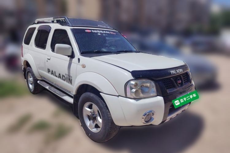 Used Nissan Paladin 2013 2.4L Two-Wheel Drive Standard Version China IV Standard Front Right 45 Deg