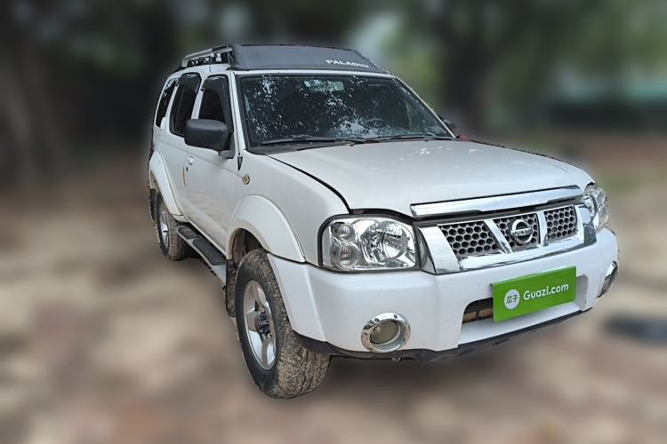 Used Nissan Paladin 2013 2.4L 4x4 Standard Version China V Standard Front Right 45 Deg
