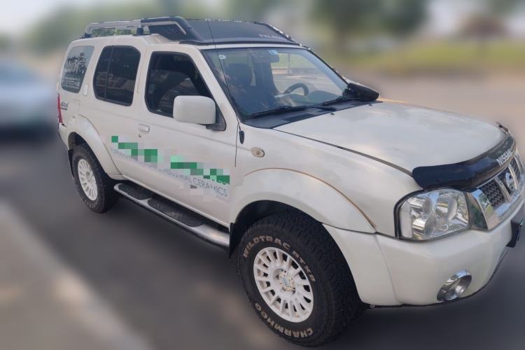 Used Nissan Paladin 2013 2.4L Two-Wheel Drive Standard Version China IV Standard Front Right 45 Deg