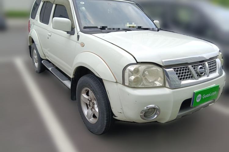 Used Nissan Paladin 2013 2.4L Two-Wheel Drive Standard Version China IV Standard Front Right 45 Deg