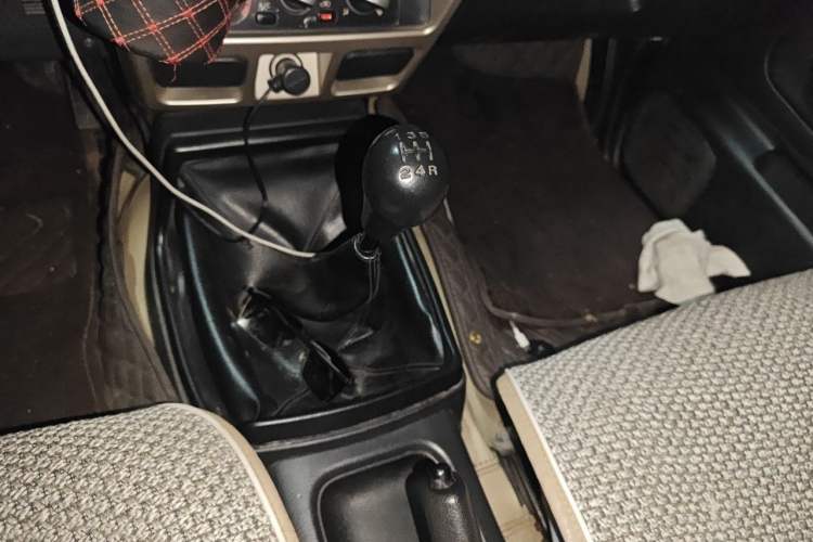 Used Nissan Paladin 2013 2.4L Two-Wheel Drive Standard Version China V Standard Gear Lever
