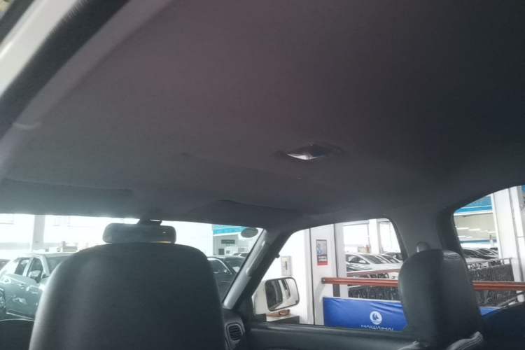 Used Nissan Paladin 2013 2.4L Two-Wheel Drive Standard Version China IV Standard Headliner