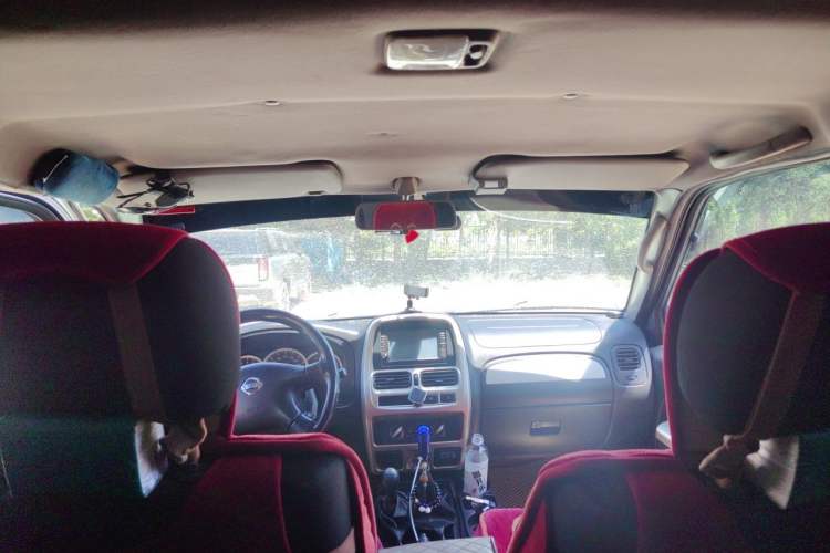 Used Nissan Paladin 2013 2.4L Two-Wheel Drive Standard Version China IV Standard Headliner