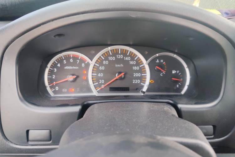 Used Nissan Paladin 2013 2.4L Two-Wheel Drive Standard Version China IV Standard Instrument Cluster