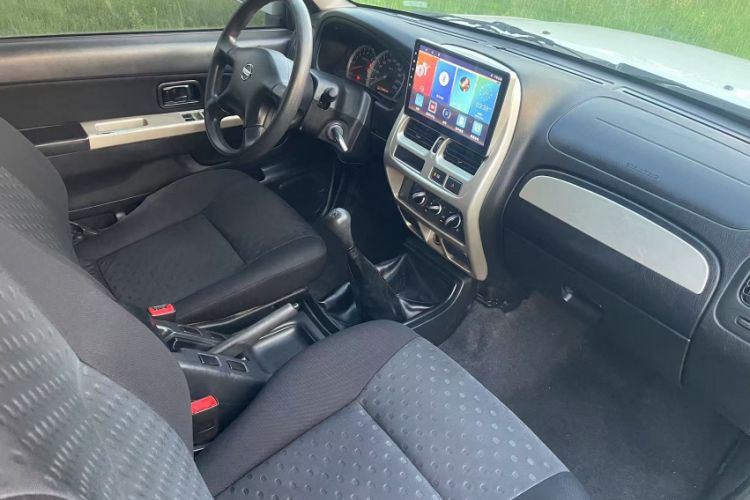 Used Nissan Paladin 2013 2.4L Two-Wheel Drive Standard Version China IV Standard Interior 2
