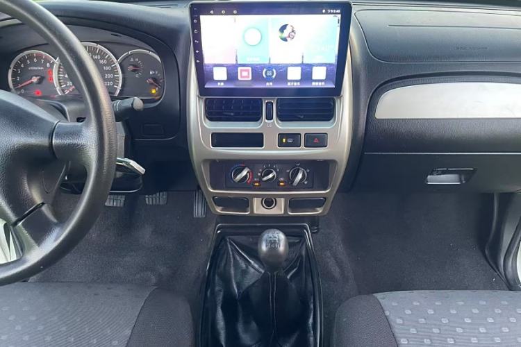 Used Nissan Paladin 2013 2.4L Two-Wheel Drive Standard Version China IV Standard Interior 5