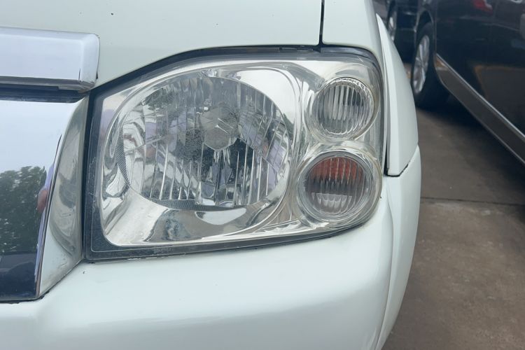 Used Nissan Paladin 2013 2.4L Two-Wheel Drive Standard Version China IV Standard Left Front Headlight
