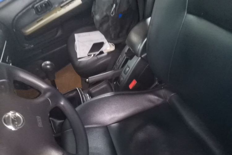 Used Nissan Paladin 2013 2.4L Two-Wheel Drive Standard Version China IV Standard Left Front Seat