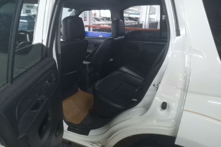 Used Nissan Paladin 2013 2.4L Two-Wheel Drive Standard Version China IV Standard Left Rear Seat