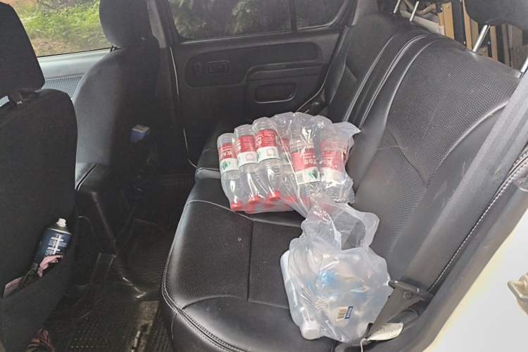 Used Nissan Paladin 2013 2.4L 4x4 Standard Version China V Standard Left Rear Seat