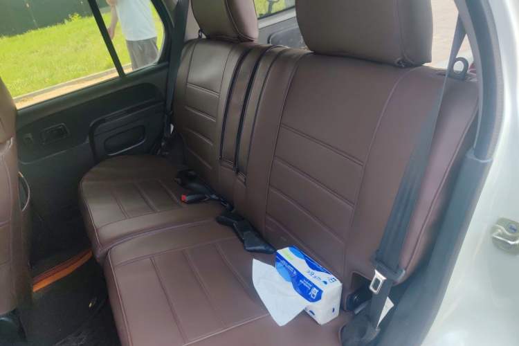 Used Nissan Paladin 2013 2.4L Two-Wheel Drive Standard Version China IV Standard Left Rear Seat