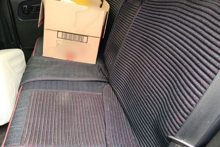 Used Nissan Paladin 2013 2.4L Two-Wheel Drive Standard Version China IV Standard Left Rear Seat