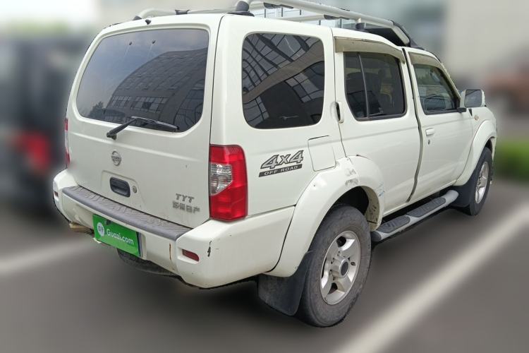 Used Nissan Paladin 2013 2.4L Two-Wheel Drive Standard Version China IV Standard Rear Right 45 Deg