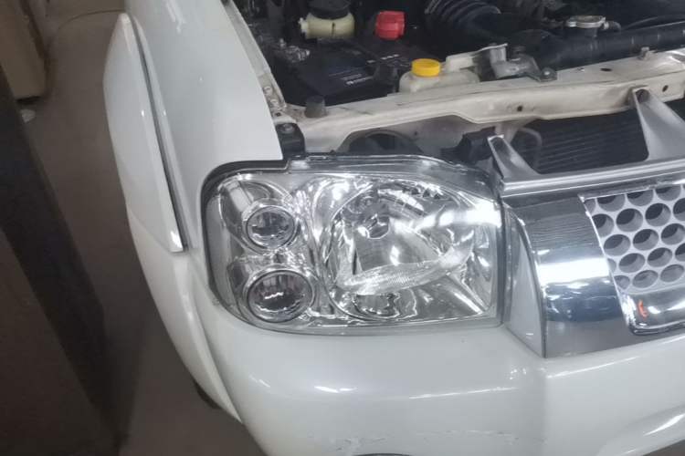 Used Nissan Paladin 2013 2.4L Two-Wheel Drive Standard Version China IV Standard Right Front Headlight
