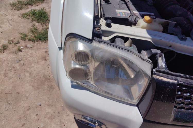 Used Nissan Paladin 2013 2.4L Two-Wheel Drive Standard Version China IV Standard Right Front Headlight