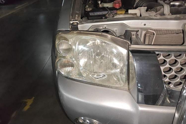 Used Nissan Paladin 2013 2.4L Two-Wheel Drive Standard Version China V Standard Right Front Headlight