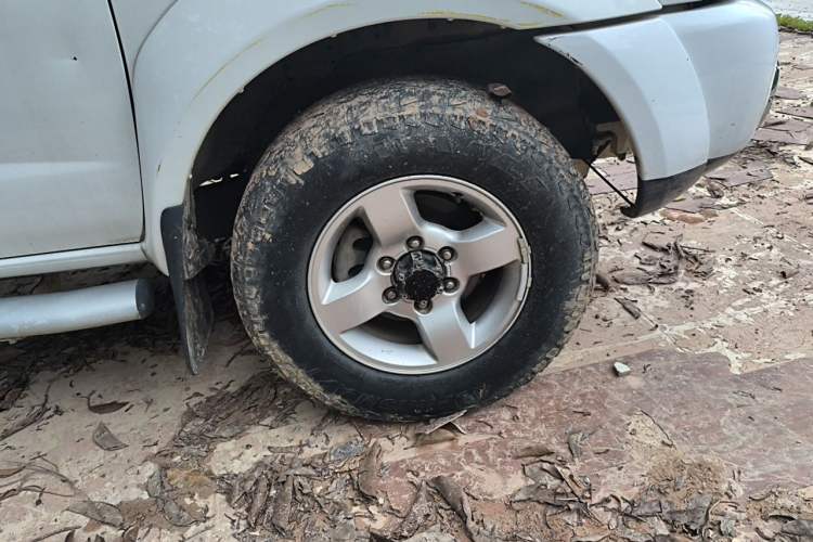Used Nissan Paladin 2013 2.4L 4x4 Standard Version China V Standard Right Front Wheel Hub