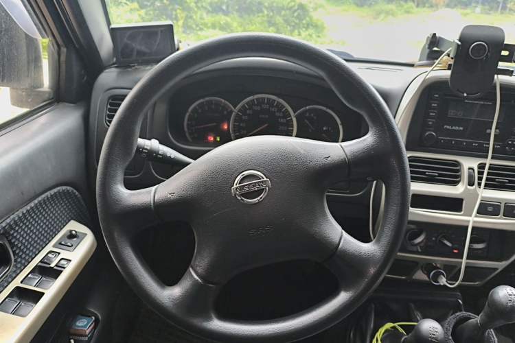 Used Nissan Paladin 2013 2.4L 4x4 Standard Version China V Standard Steering Wheel