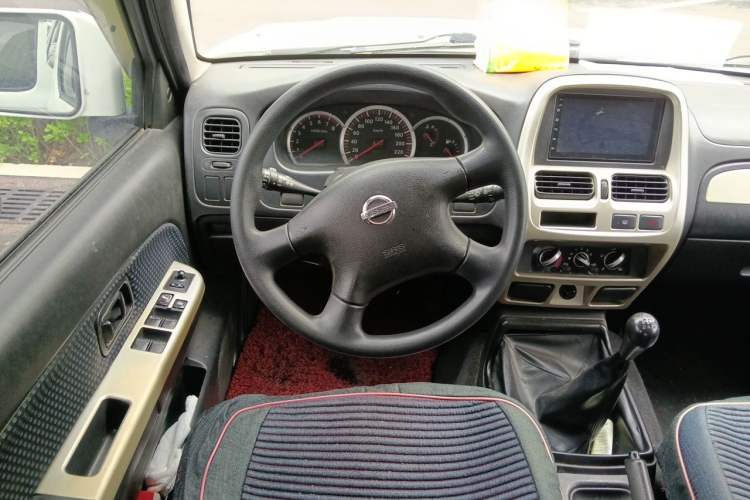 Used Nissan Paladin 2013 2.4L Two-Wheel Drive Standard Version China IV Standard Steering Wheel