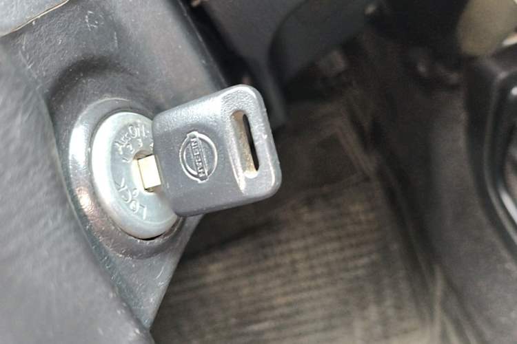 Used Nissan Paladin 2013 2.4L 4x4 Standard Version China V Standard Vehicle Key