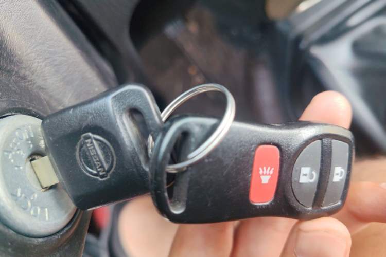 Used Nissan Paladin 2013 2.4L Two-Wheel Drive Standard Version China IV Standard Vehicle Key