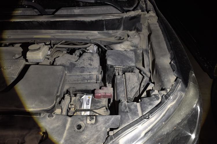 Used Nissan Pathfinder  Engine Bay Left