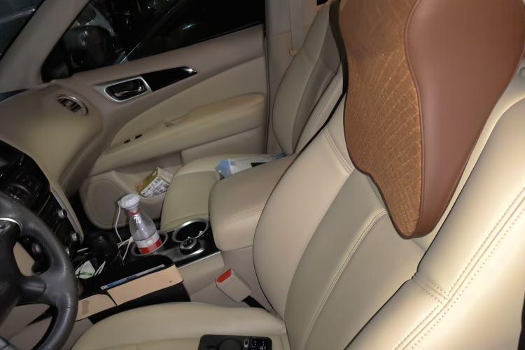 Used Nissan Pathfinder  Left Front Seat
