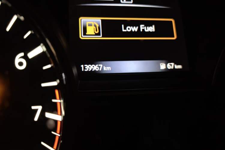 Used Nissan Pathfinder  Odometer Close Up