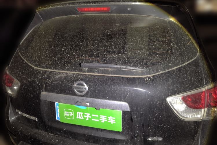 Used Nissan Pathfinder  Rear