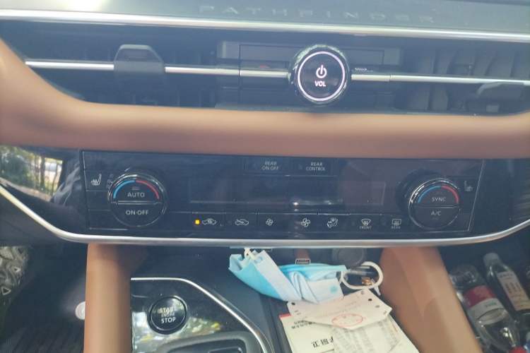 Used Nissan Pathfinder 2024 380 VC-TURBO Four-Wheel Drive Intelligent Driving Version 6 Seats Audio And AC Panel