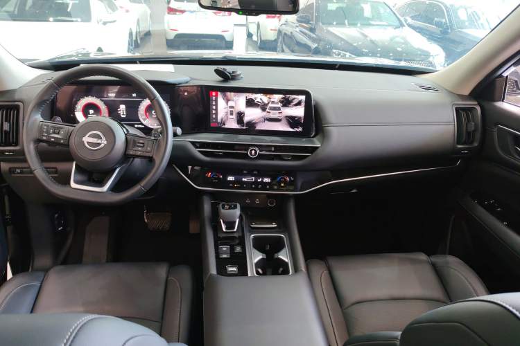 Used Nissan Pathfinder 2024 380 VC-TURBO Two-Wheel Drive Smart Edition 6 Seats Center Console