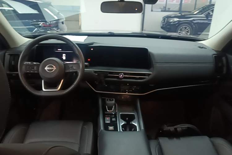 Used Nissan Pathfinder 2024 380 VC-TURBO Two-Wheel Drive Smart Enjoyment Edition 6 Seats Center Console