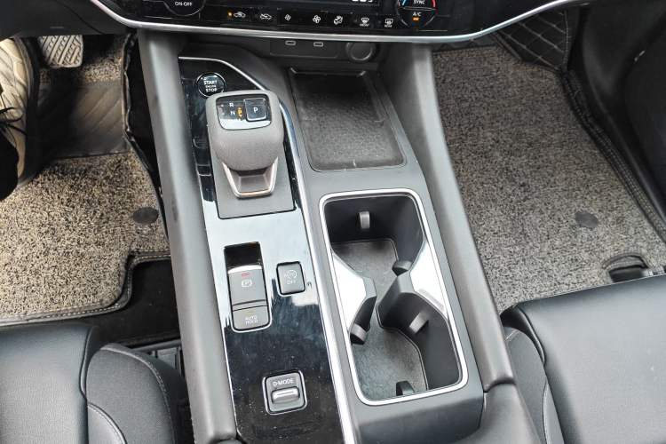 Used Nissan Pathfinder 2024 380 VC-TURBO Two-Wheel Drive Smart Enjoyment Version 7 Seats Gear Lever