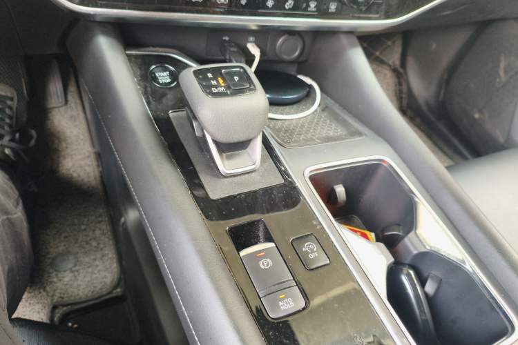 Used Nissan Pathfinder 2024 380 VC-TURBO Two-Wheel Drive Smart Enjoyment Version 7 Seats Gear Lever