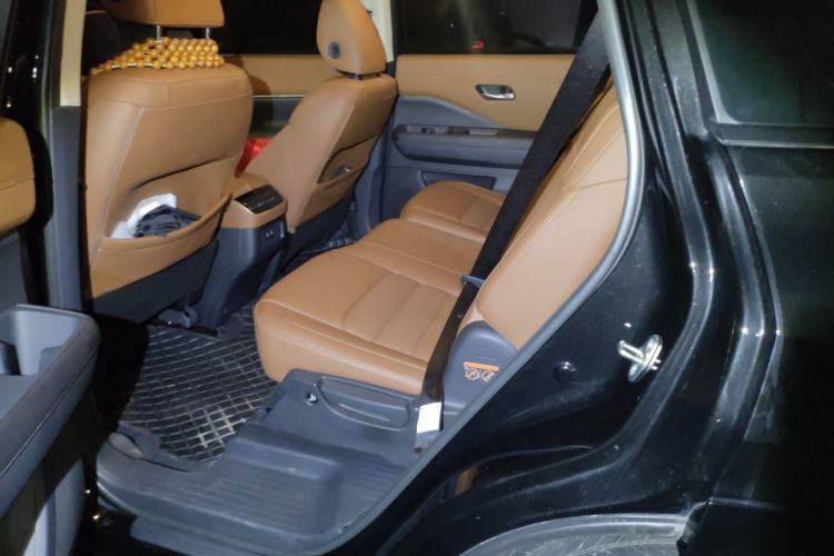 Used Nissan Pathfinder 2024 380 VC-TURBO Four-Wheel Drive Intelligent Driving Version 7 Seats Left Rear Seat