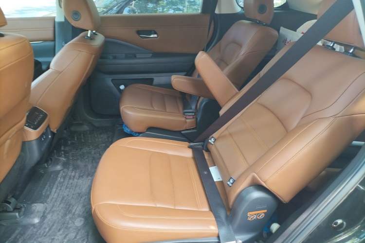 Used Nissan Pathfinder 2024 380 VC-TURBO Four-Wheel Drive Intelligent Driving Version 6 Seats Left Rear Seat