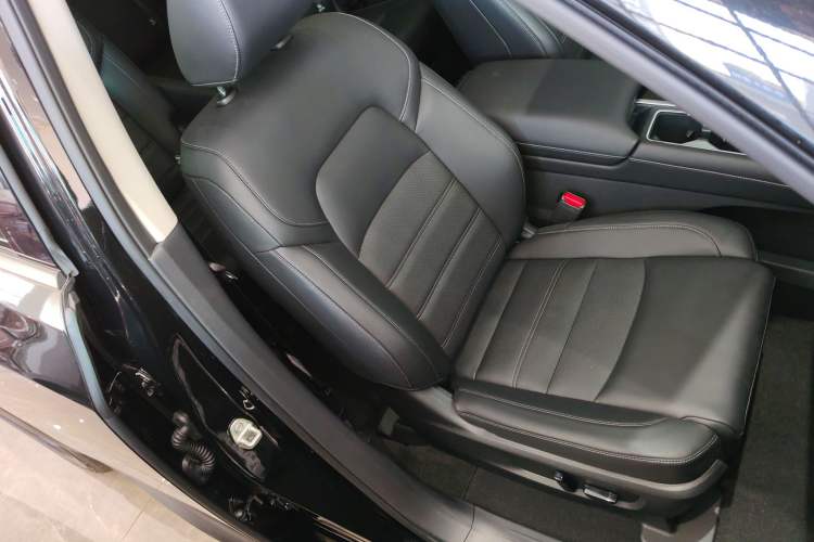 Used Nissan Pathfinder 2024 380 VC-TURBO Two-Wheel Drive Smart Edition 6 Seats Right Front Seat